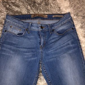 Guess women’s skinny jeans